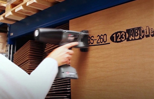 企業(yè)智能標(biāo)識(shí)系統(tǒng)- EBS-260手持式噴碼機(jī)