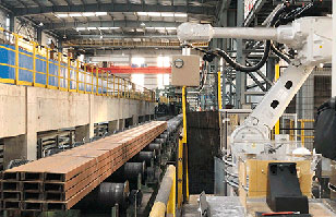 與機械手、數據庫集成全自動噴碼系統的EBS高性能噴碼機